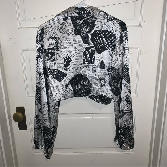 Dizzy Lizzy Satin Long Sleeve Cropped Newspaper Print Tie Wrap Style Blouse XL - Picture 8 of 10